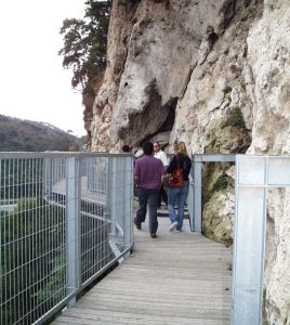 Passera del parc prehistòric de Capellades. Foto: El Punt Avui
