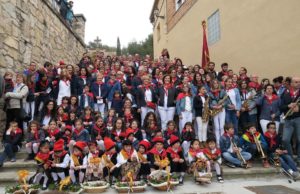 Les Caramelles de Tous rebran una Creu de Sant Jordi