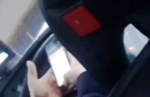 Expedienten Monbus per un conductor que utilitzava el mòbil al volant