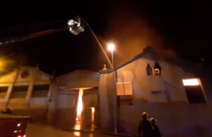 Un incendi afecta una indústria de cartró d’Òdena