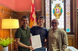 L’Ajuntament d’Igualada rep Albert Rabell, guanyador del 48è premi Martí Dot de poesia
