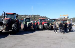 El Bruc, parada dels pagesos abans d’arribar amb els seus tractors a Barcelona