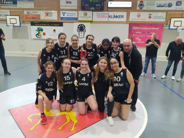 calaf_campiones_basquet_infantil_femeni__4_