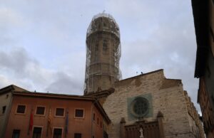 Recta final de les obres de rehabilitació del campanar de Calaf, un dels més alts de Catalunya