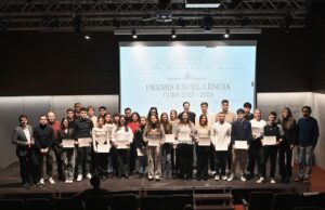 L’Ajuntament d’Igualada atorga 33 premis excel·lència als millors estudiants de selectivitat, cicles formatius i grau universitari