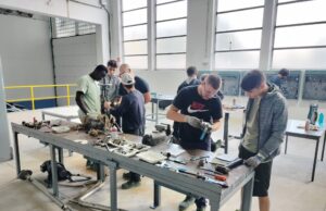 Finalitzen amb èxit els dos cursos del Centre d’Oficis i Indústria de la Fundació UEA