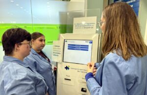 Persones amb discapacitat intel·lectual fan d’informadors a l’Hospital d’Igualada